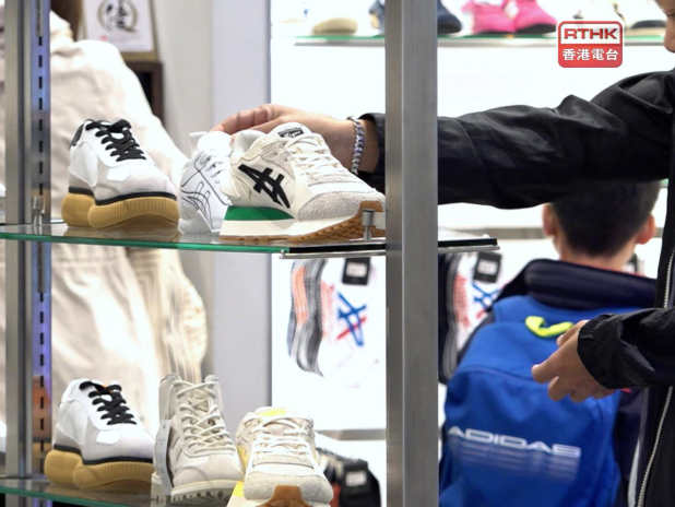 政府發言人稱零售業復蘇勢頭持續。(港台圖片)