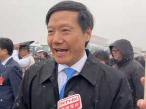 雷軍表示，會加快全球發展步伐，包括小米汽車有機會能進入香港市場。（羅煒皓攝）