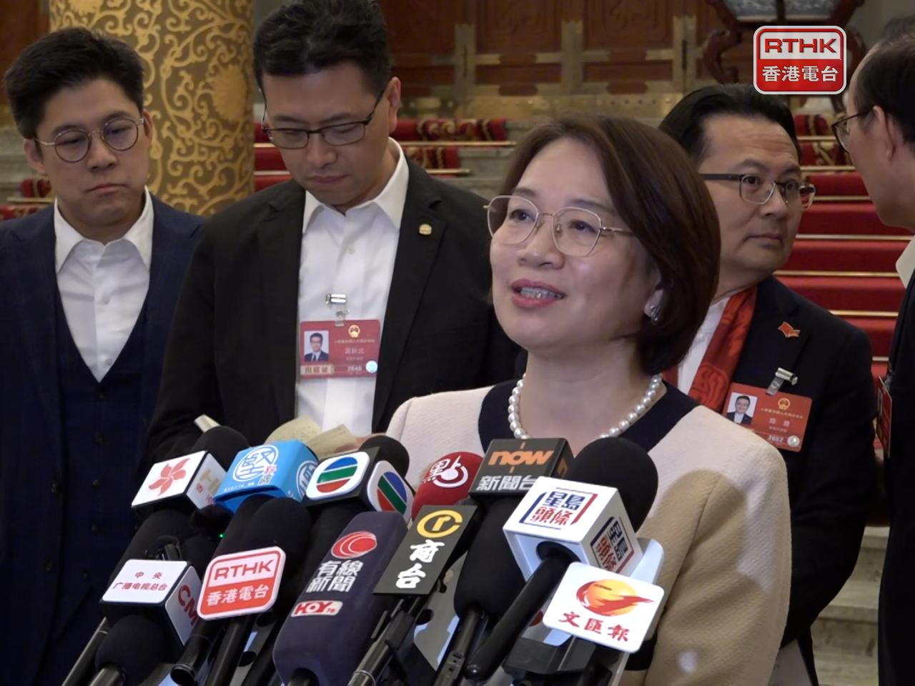 梁美芬表示，香港的《普通法》馳名於國際，建議在大灣區，特別考慮在前海成立國際經貿法院。（陳韋丞攝）