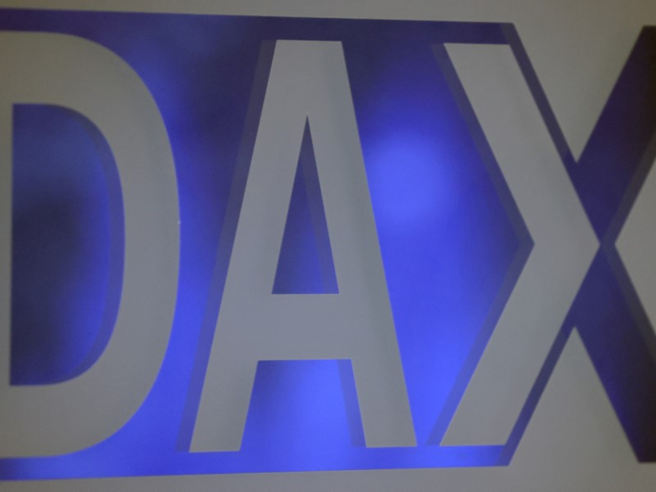 德國DAX指數收市報24205點，升414點，升幅1.7%。（法新社資料圖片）