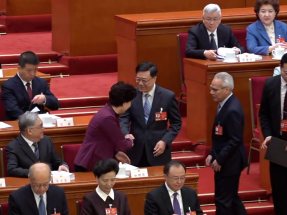 全國兩會｜人大會議早上在北京人民大會堂開幕　