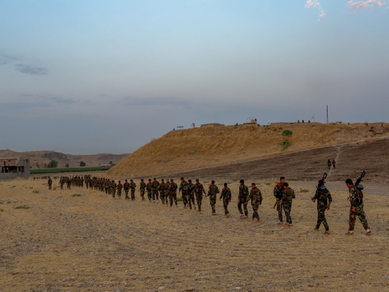 圖為伊拉克境內庫爾德武裝人員幾年前的訓練情況。（法新社資料圖片）