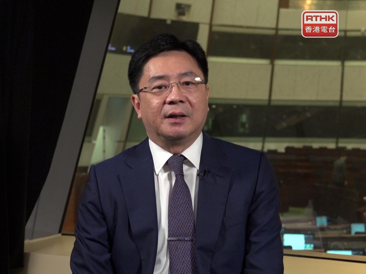 陳沛良指「戰爭」屬旅遊保單內一般除外責任條款，即代表因戰爭引起的直接或間接損失，均不在保單保障範圍。（港台圖片）