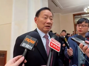 全國兩會｜王冬勝指世界較亂　4.5%增長方向指標已很厲害