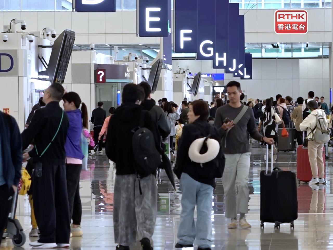 受中東局勢影響，本港機場今日截至上午11時，有11班航班取消。（港台圖片）