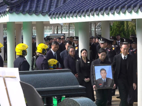 Family of deceased fireman receives more than HK$6m