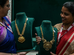 報告指出累積黃金是印度女性數百年來代代相傳，合計持有全球約16%黃金儲備。（法新社資料圖片）