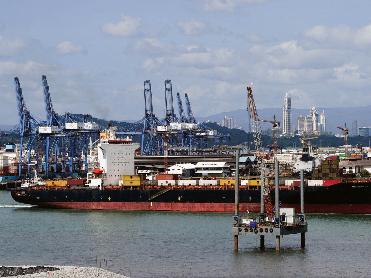 長和指，已就巴拿馬政府不合法接管巴拿馬港口公司的貨櫃碼頭營運事宜，進一步加強法律應對措施。（路透社資料圖片）