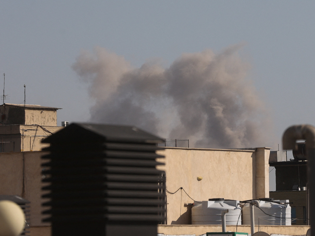 美國、以色列、伊朗的軍事衝突持續，伊朗紅新月會的統計顯示，襲擊造成伊朗1332人死亡。（路透社）