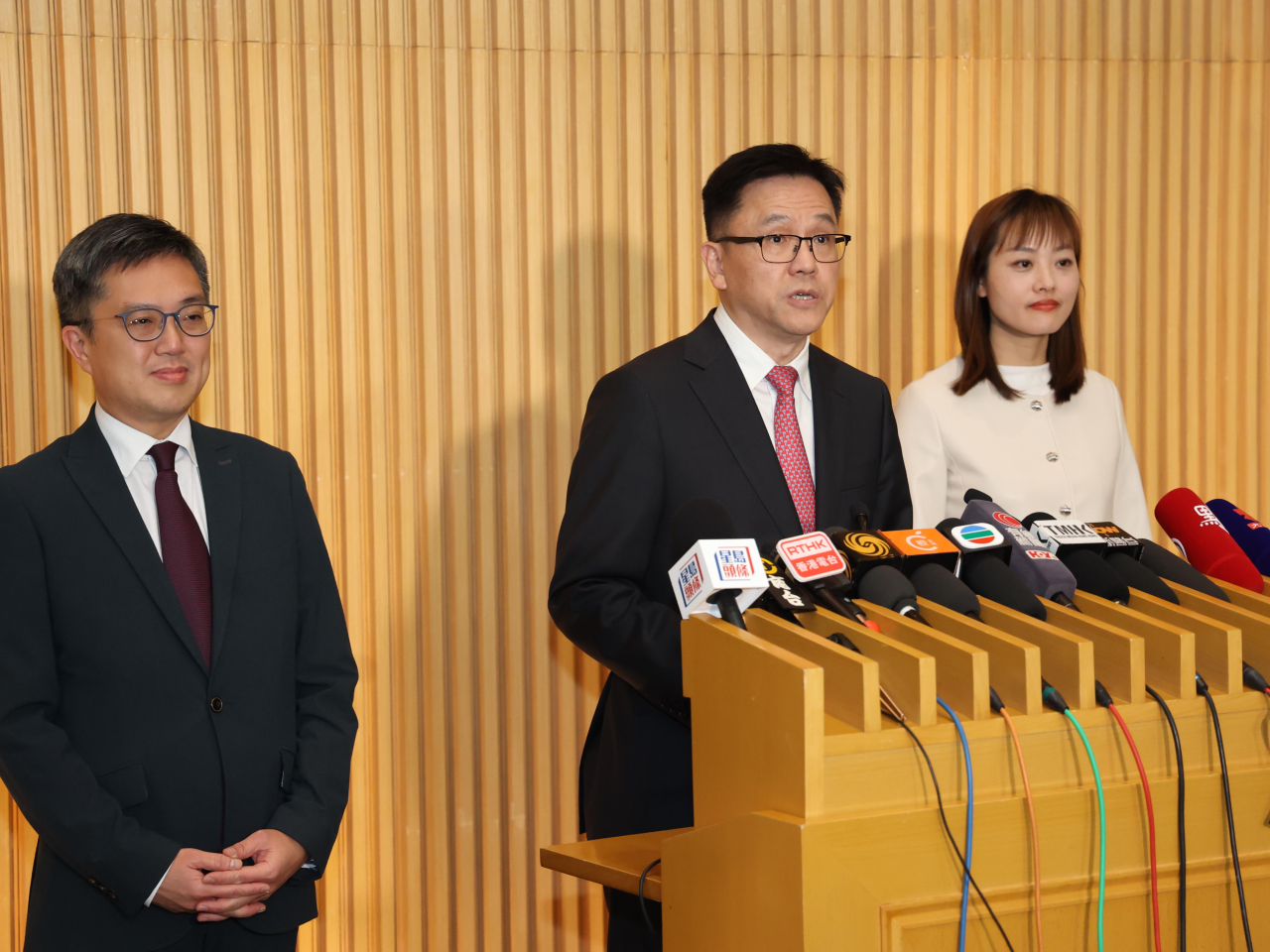 孫東表示，政府會為沙嶺數據園成立專班，向中標企業提供全方位支援，協助企業按時履行承諾。（孫東網誌）