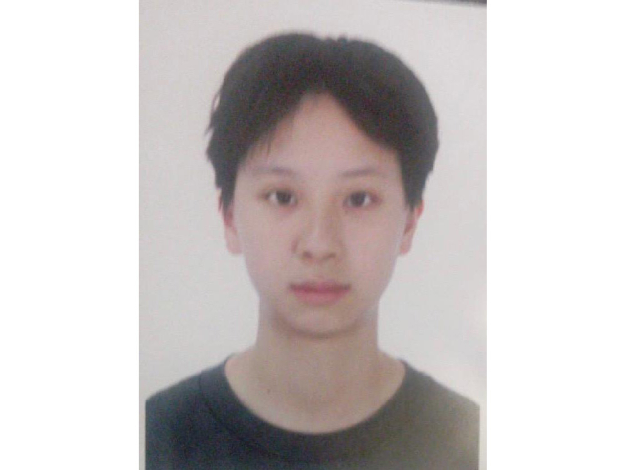 警方呼籲市民提供在筲箕灣失蹤的14歲女童葉敏的消息。（政府新聞處）