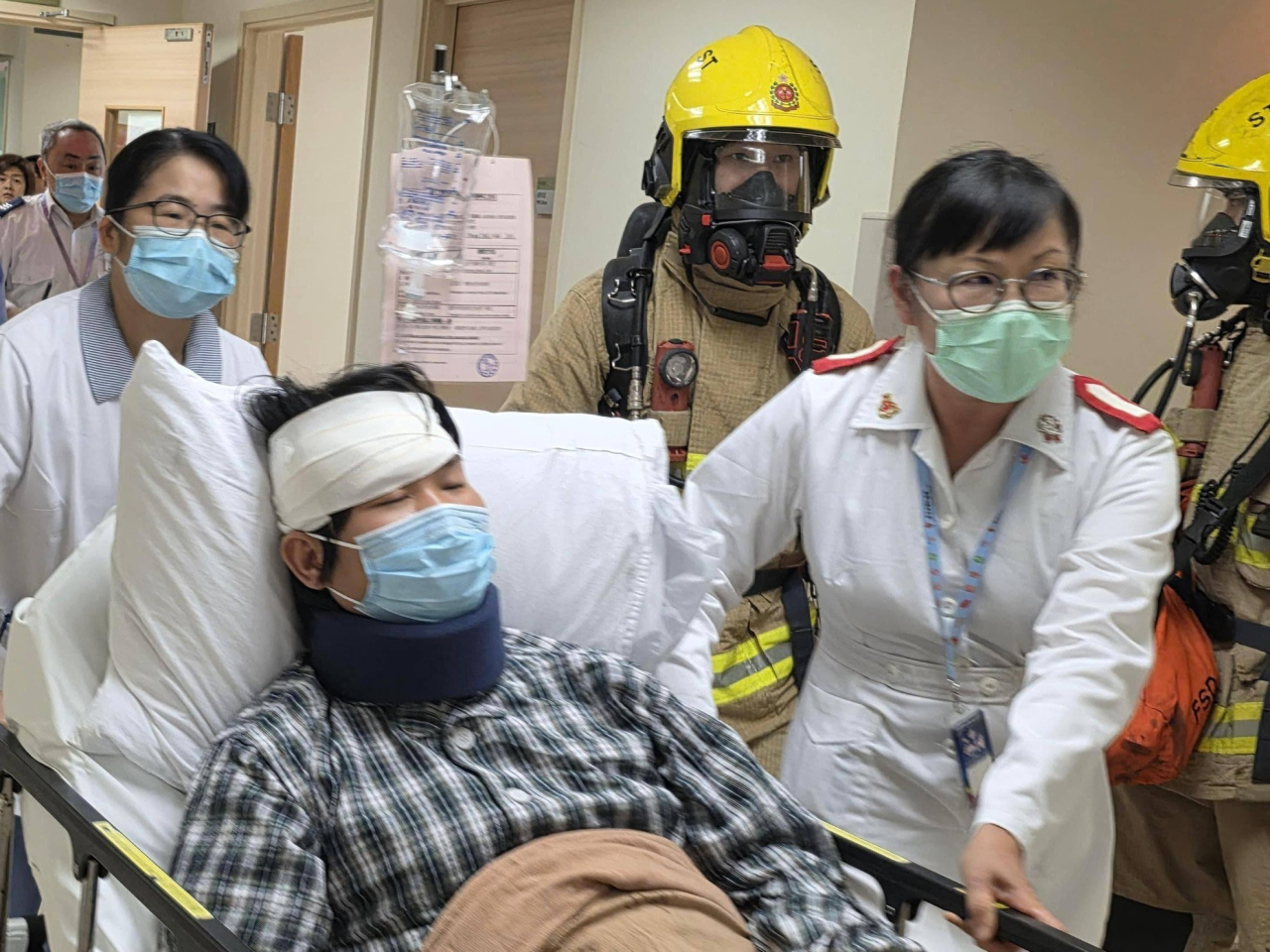 消防處今日聯同醫管局及警務處，於威爾斯醫院舉行跨部門消防演習。（消防處社交網頁圖片）