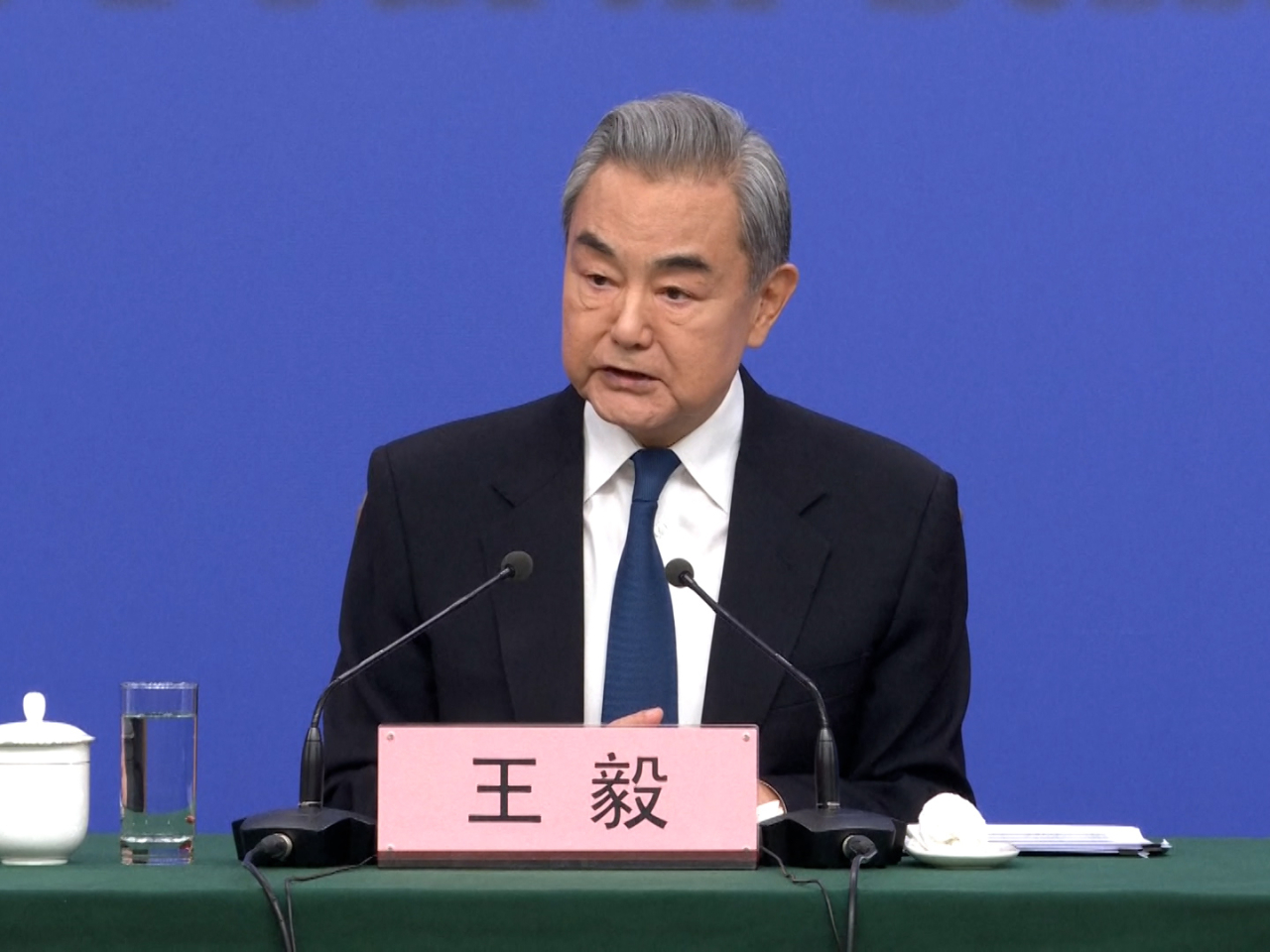 王毅引用古人所說：「兵者，兇器也，不可不審用」，指中東戰火是一場不應發生的戰爭，對各方亦沒有好處。(央視）