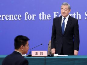 全國兩會｜王毅：中俄關係始終「風雨不動安如山」