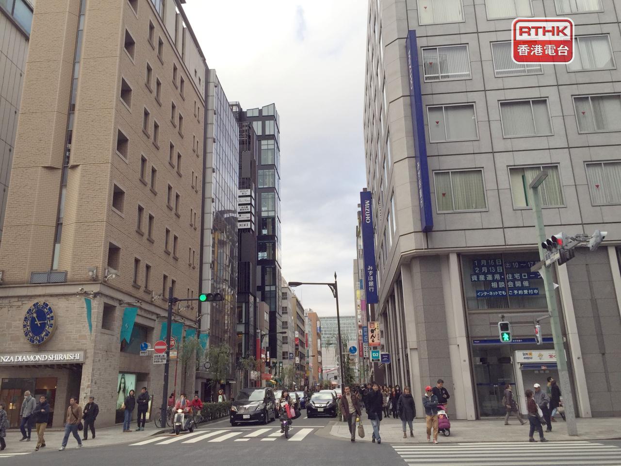 日本1月家庭支出按年下跌1%，差過預期，市場原本估計升2.5%。（港台圖片）