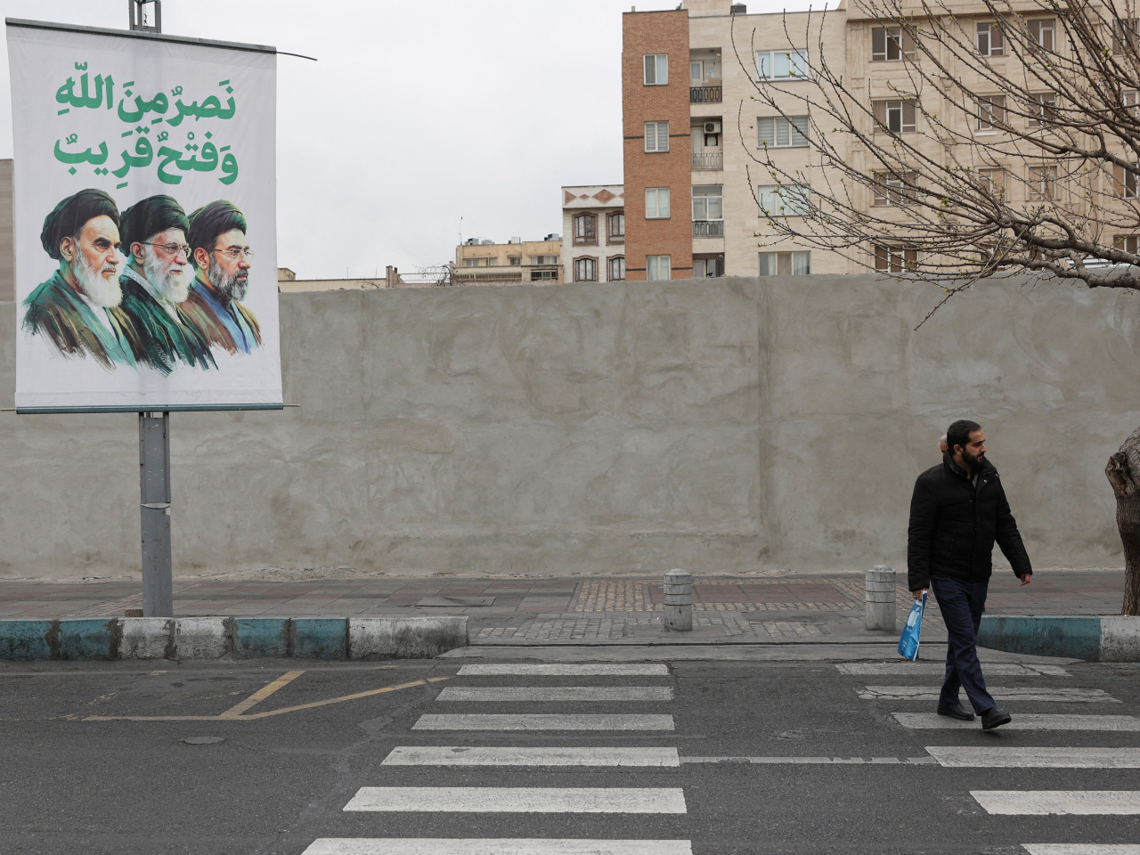 伊朗表示，若美國和以色列的攻擊持續，將不允許石油從中東地區運出去。（路透社）