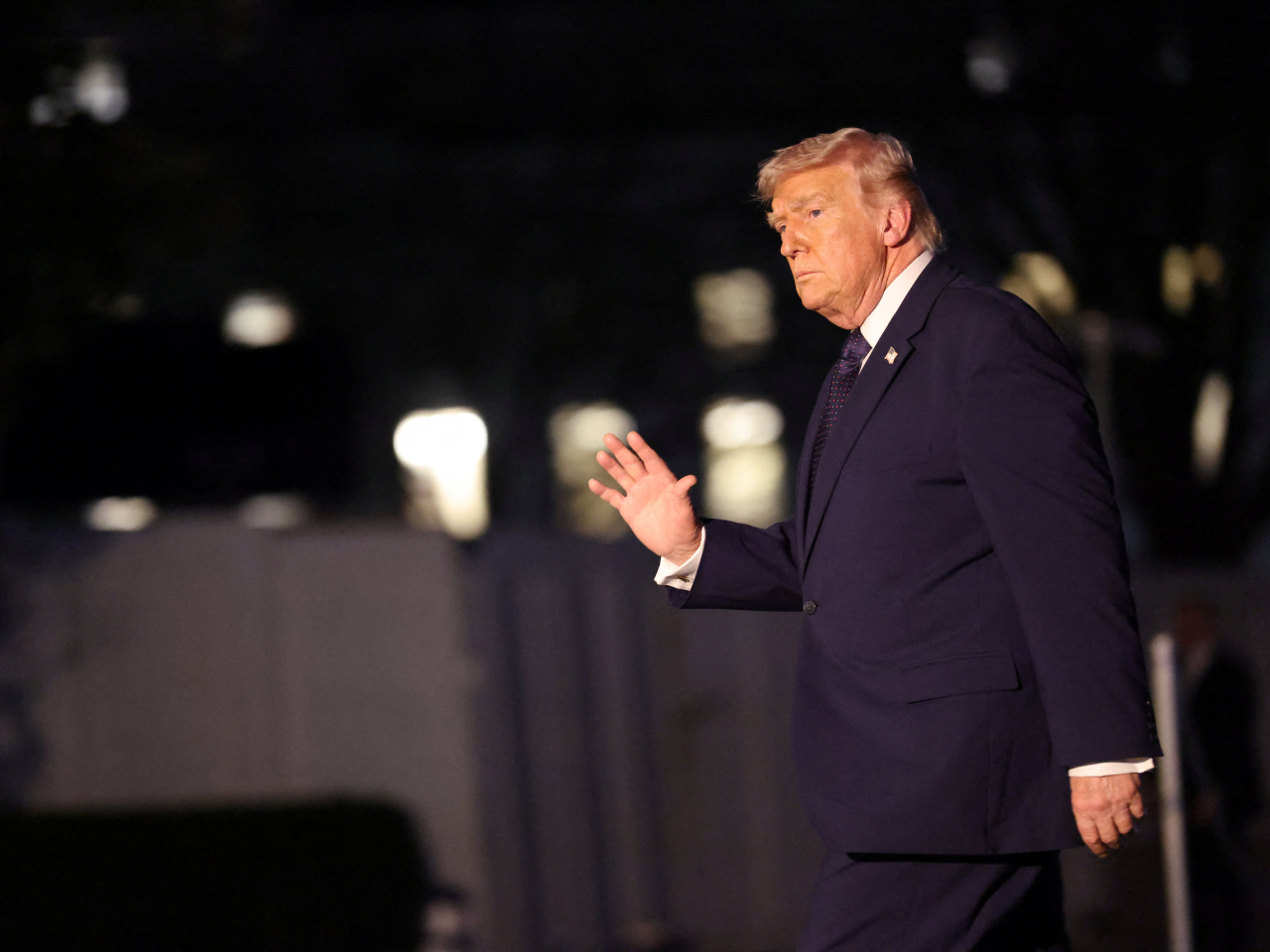 早前有報道指，伊朗試圖在霍爾木茲海峽佈下水雷，特朗普警告伊朗，如果報道屬實，伊朗必須清除這些水雷。（路透社資料圖片）