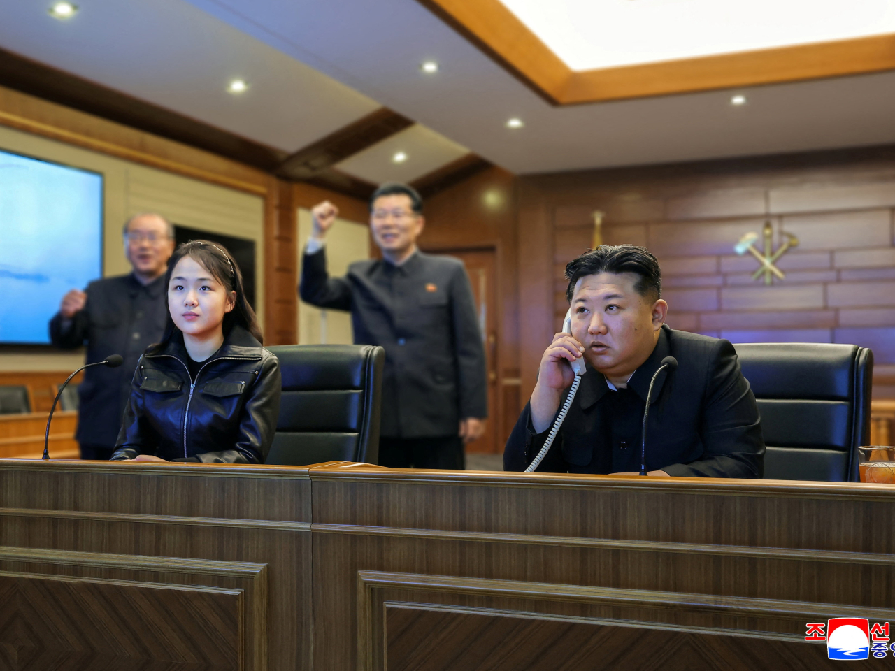 朝鮮勞動黨總書記、國務委員長金正恩，以視像方式觀摩試射活動。（路透社）