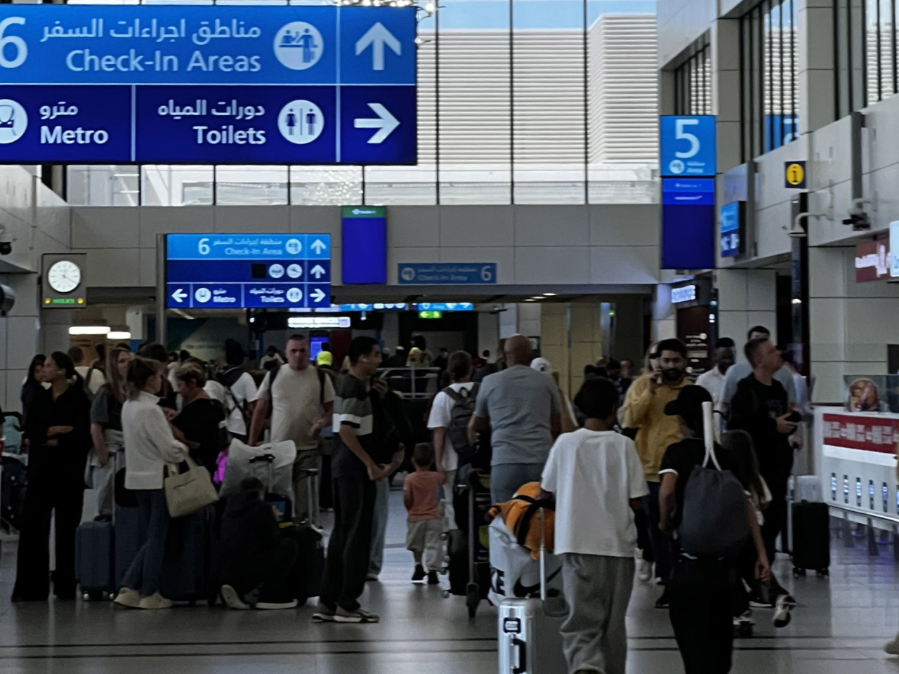 政府發言人表示，阿聯酋航空繼續每日有一班直航客機由迪拜返港。（新華社資料圖片）