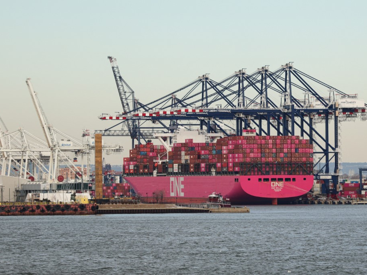 美國1月貿易逆差收窄25%至545億美元，出口額創新高，達3021億美元。（法新社資料圖片）