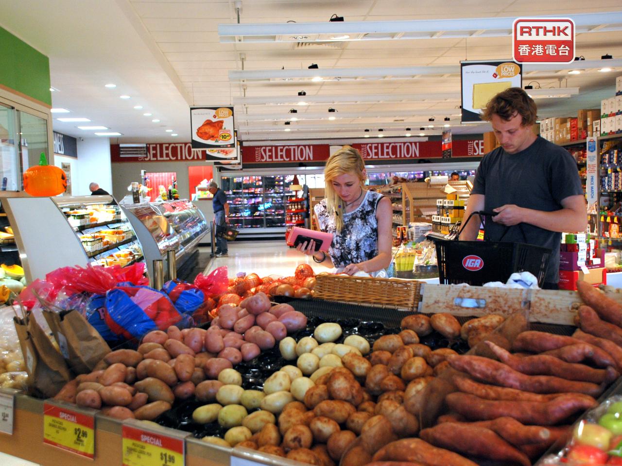 澳洲財政部：若油價維持每桶120美元3個月且回落較慢，6月通脹率或升1個百分點。（港台圖片）