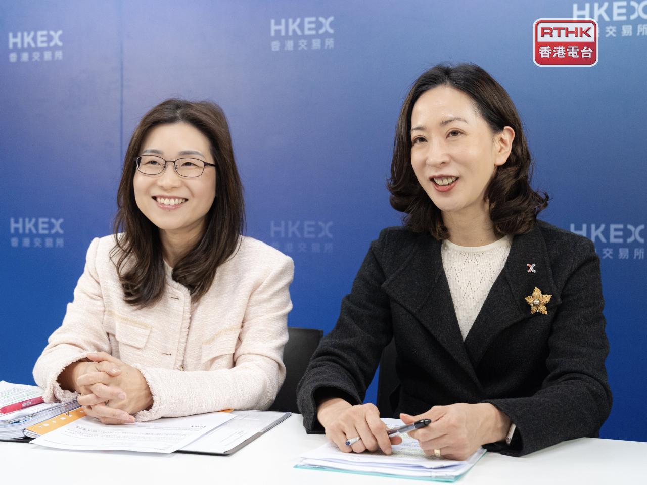 港交所建議容許所有公司可用保密形式申請上市，伍潔鏇（右）強調不會導致上市質素受影響。（港台圖片）