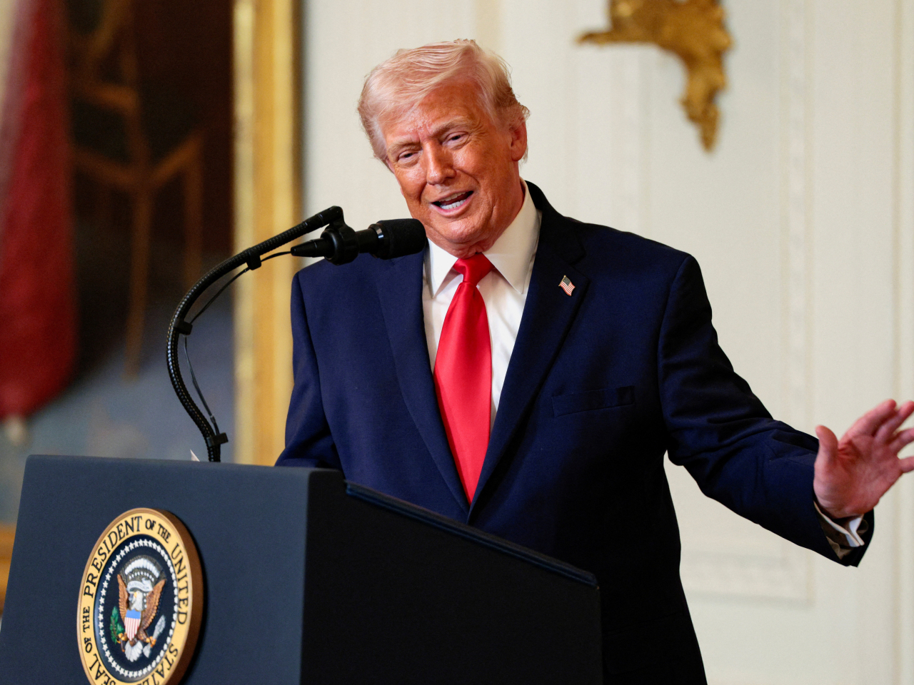 特朗普說如有需要，美軍將護送運油輪通過霍爾木茲海峽。（路透社資料圖片）