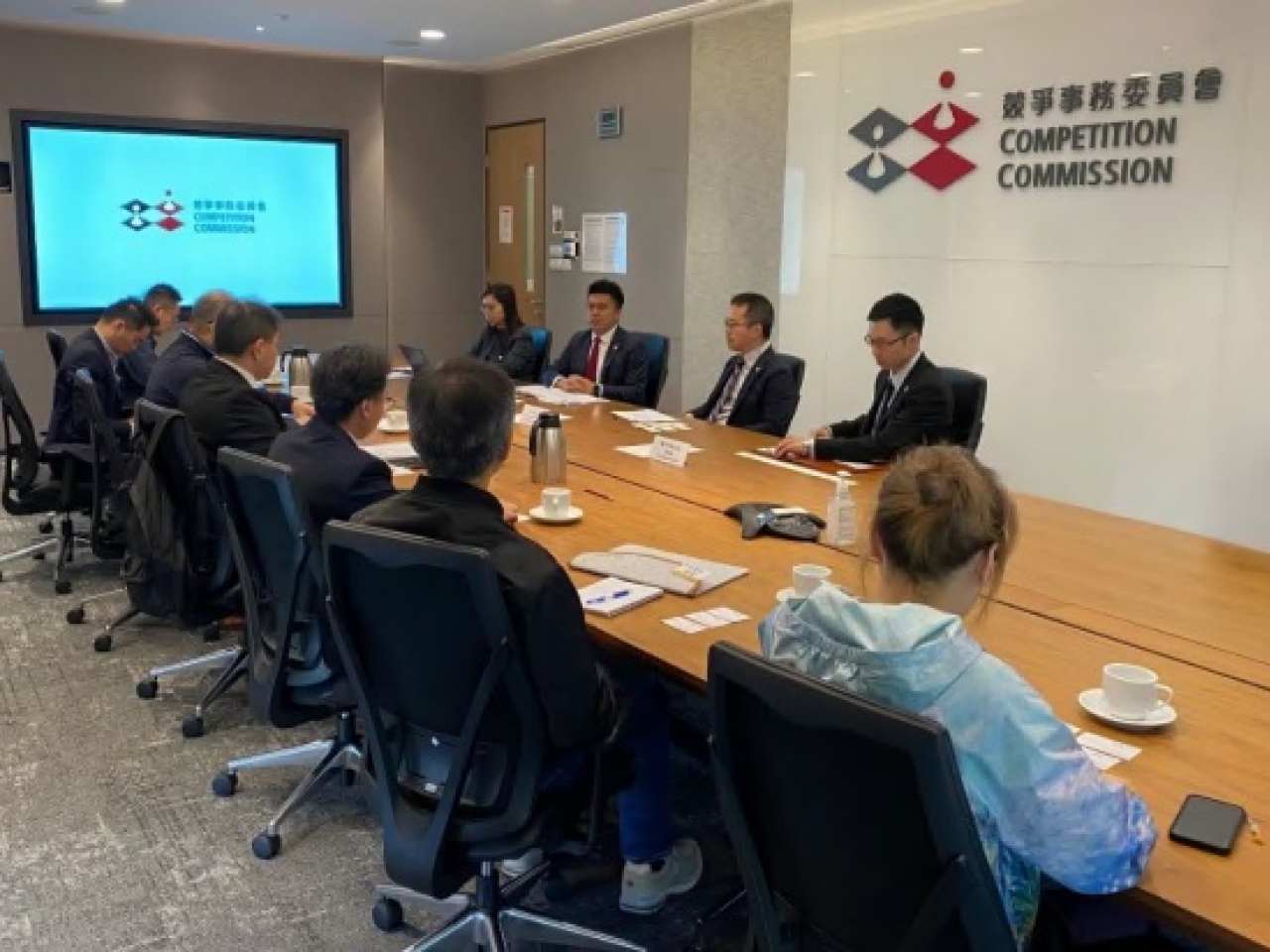 競爭事務委員會約見本地油公司代表。（競委會網頁）