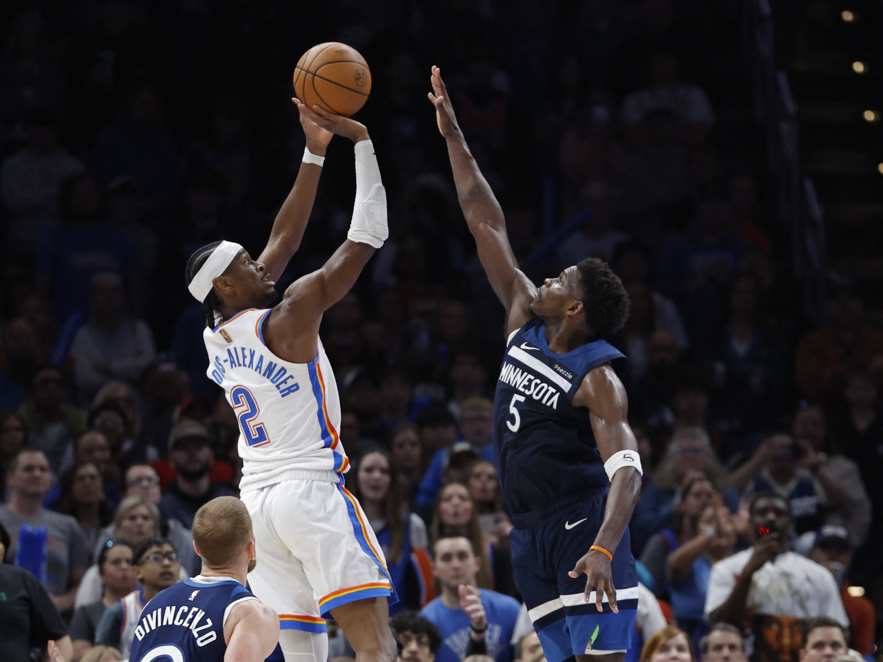 Reigning MVP Shai Gilgeous-Alexander notched his 128th straight game of scoring 20 or more points. Photo: Reuters