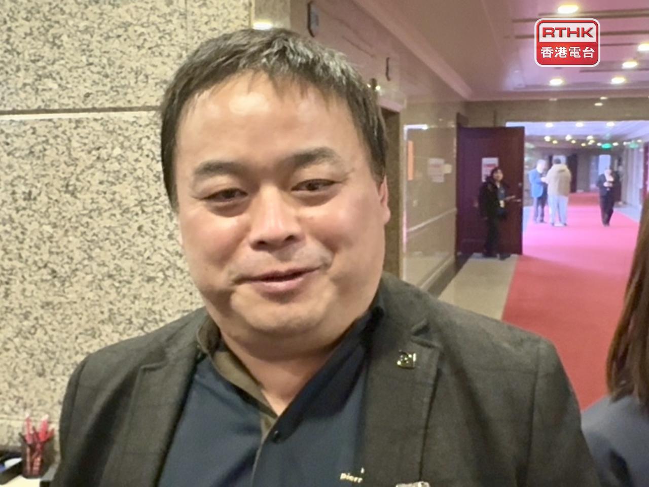 張雲泉表示，員工需要盡早學習配合使用這些工具。（羅煒皓攝）