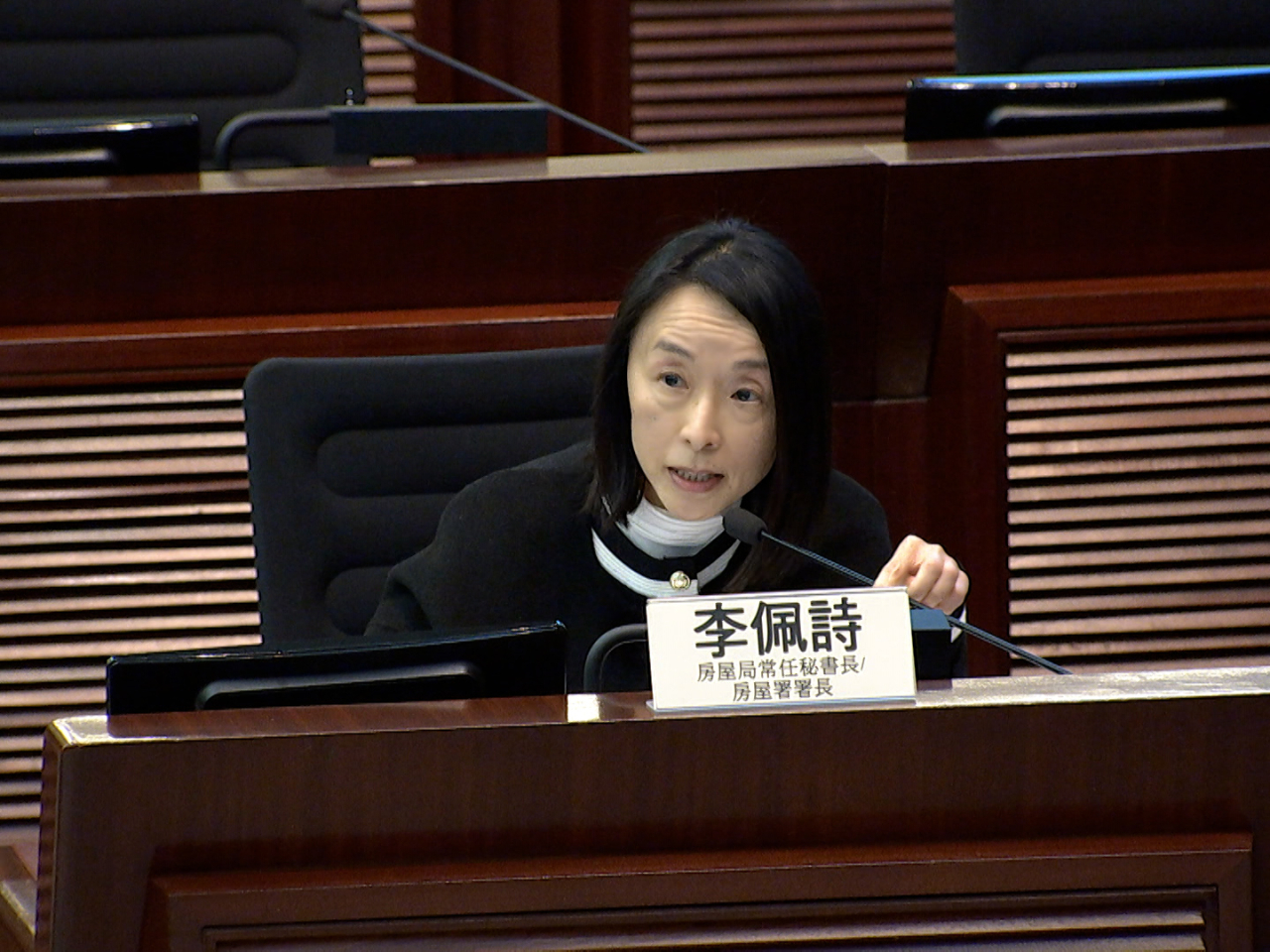 李佩詩指，當局正著力達到4.5年的目標，希望在逐步縮短輪候時間下，有契機檢視能否優化方案。