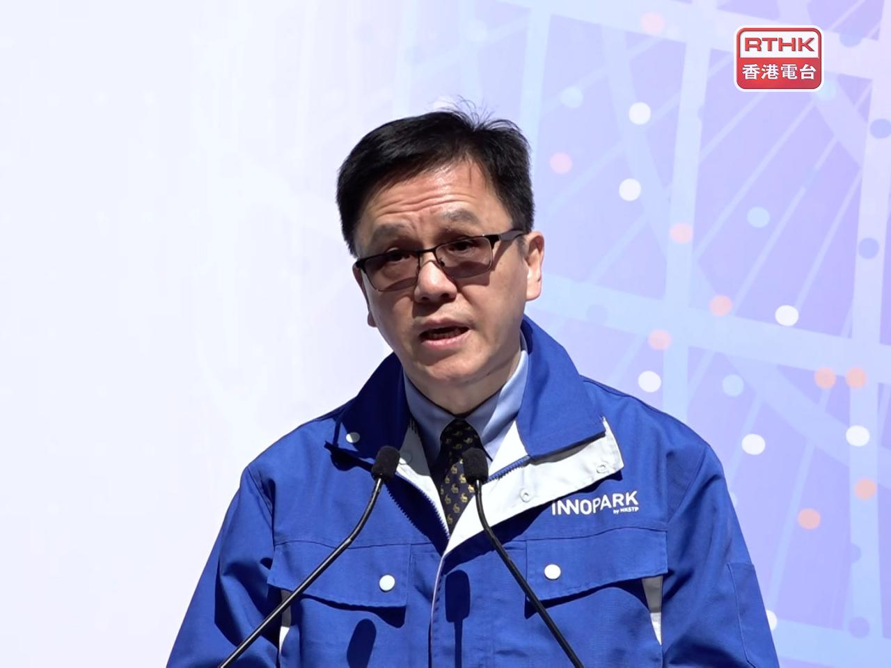 孫東下午前往北京，明日與世界互聯網大會秘書長任賢良共同出席新聞發布會。（林紹鋒攝）