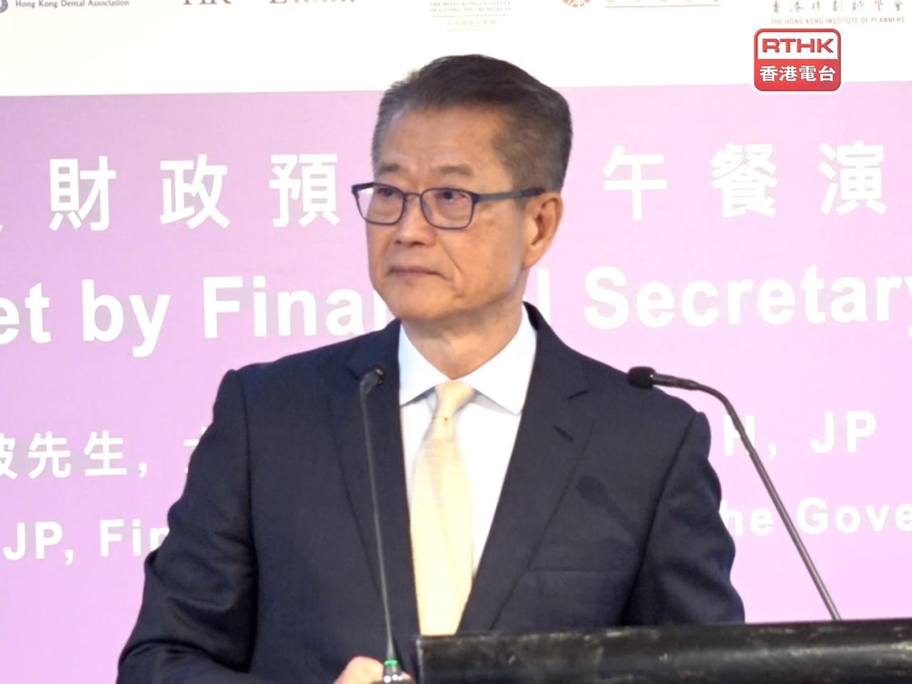 陳茂波說，OpenClaw高效率，但要注意網絡安全，做防範措施。（施華駿攝）