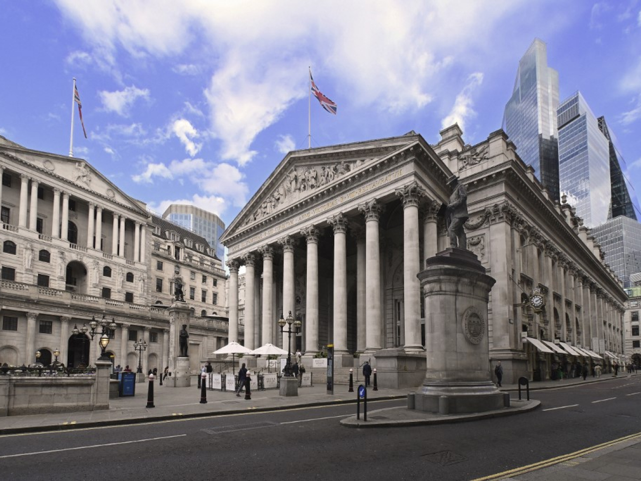 市場估計英倫銀行本周議息後會推遲減息時間。（法新社資料圖片）