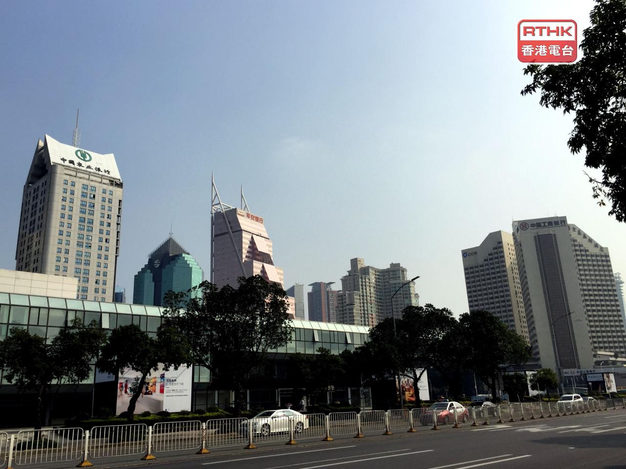 內地上月銀行結售匯順差逾400億美元，外管局指，外匯市場運行總體穩健。（港台圖片）