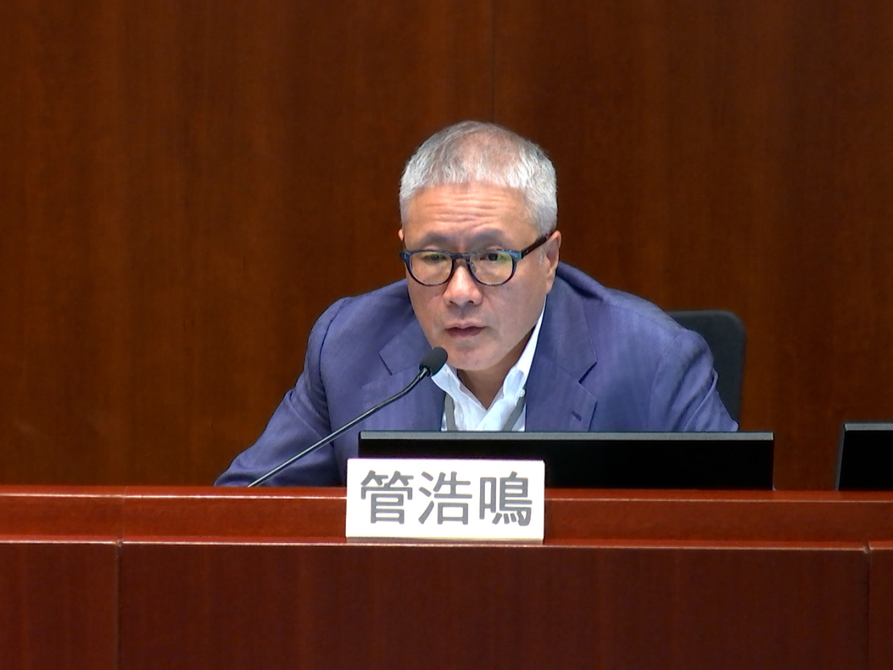 社聯主席、選委界管浩鳴關注有關工作應否由「護理保健師」去做。