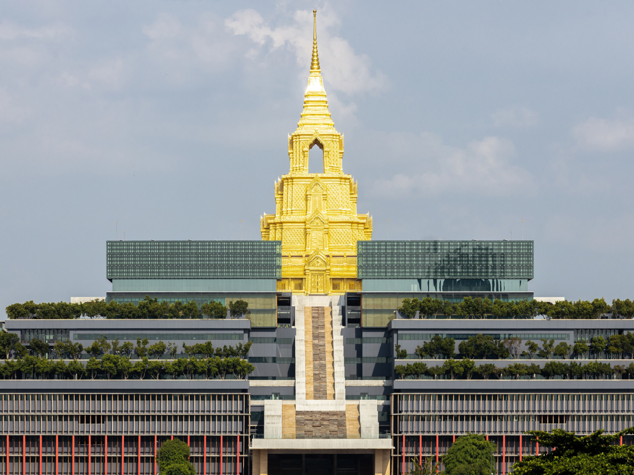 根據憲法，下議院將於近日投票選出新任總理。（央視新聞圖片）