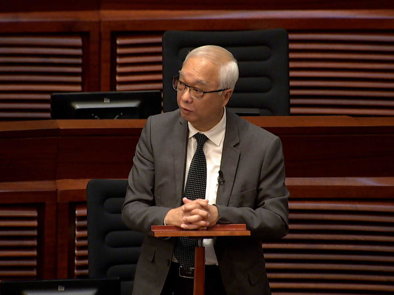 謝展寰表示，正研究在部分熱門郊野地點及營地引入預約及收費制度的可行性。