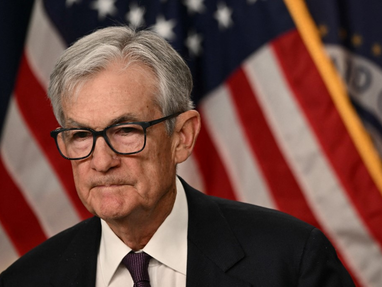 鮑威爾表示，有更多委員轉為預期較少減息次數。（法新社）