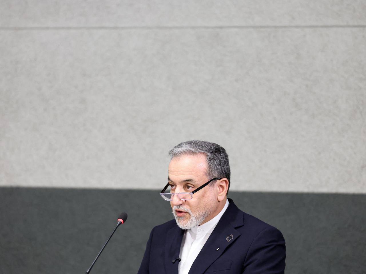 阿拉格齊指國際社會不應持雙重標準。（路透社資料圖片）