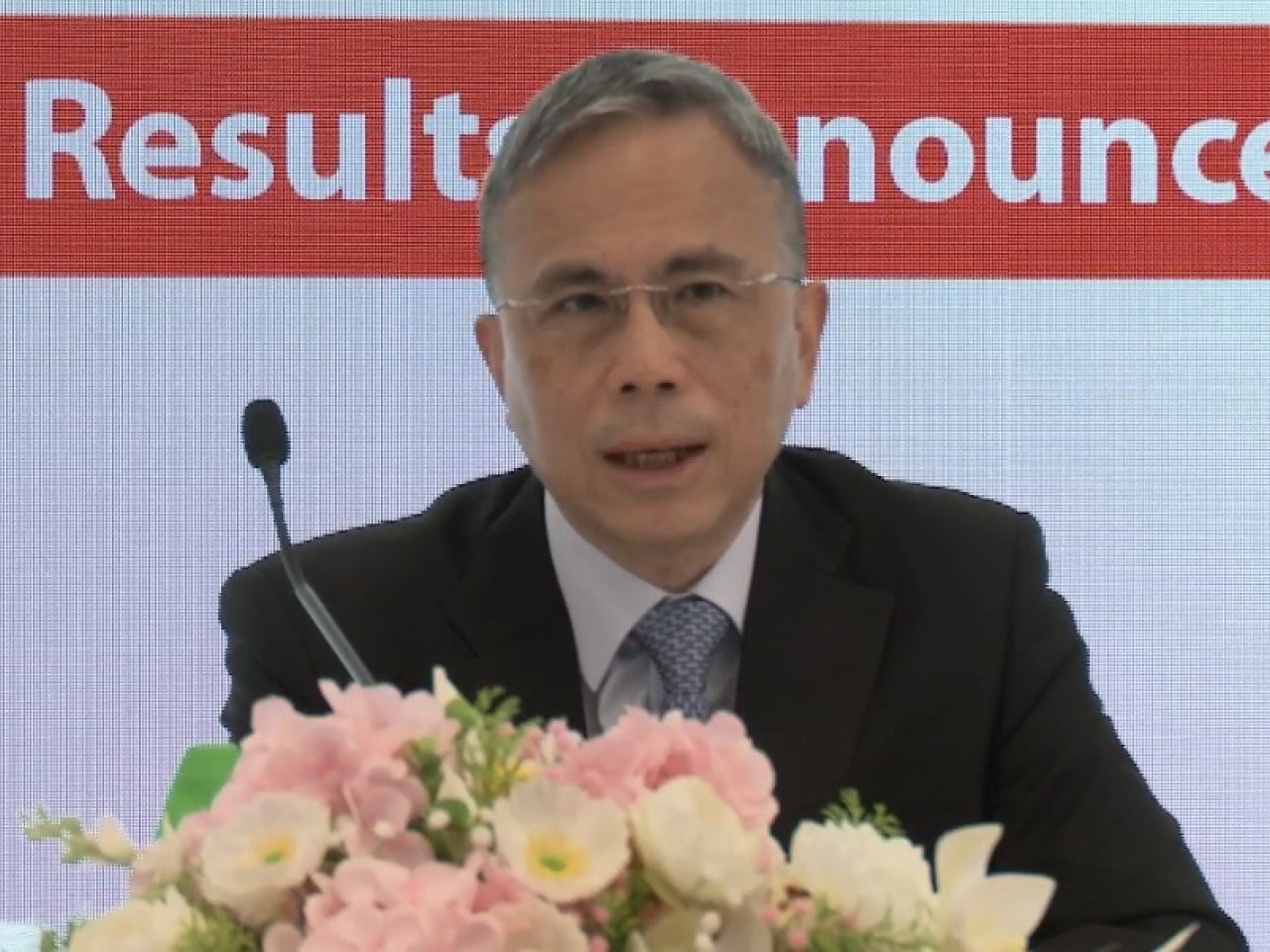 李澤鉅表示，地產是集團的本業，只要回報合理，集團會參與競投政府住宅地皮。（網上會議截圖）