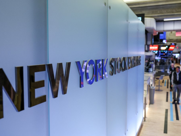 美股創約4個月新低　道指跌203點　納指曾失守22000點 - RTHK