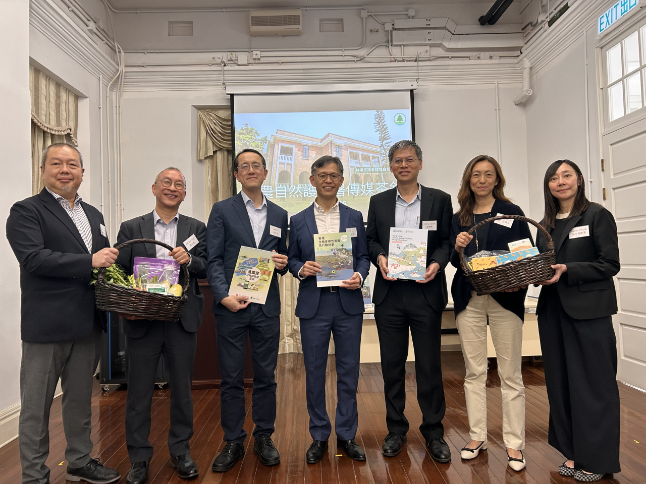 黎堅明（中）說，郊野公園露營熱點的預約制度，最遲將於「十一黃金周」試行。（林漢山攝）