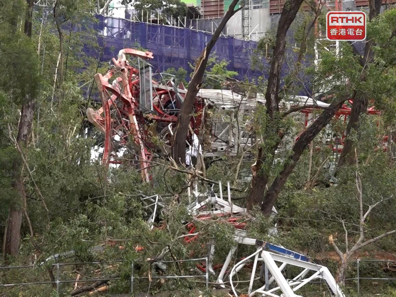 發展局表示，已按規管機制向涉事承建商發出通知，即時停止其工務工程建築類別的投標資格。（劉澤浩攝）