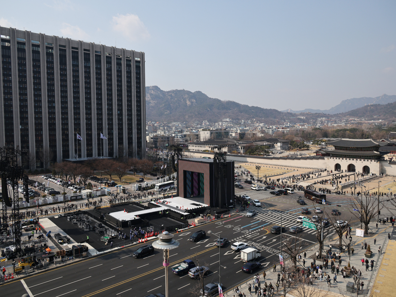 防彈少年團明日在首爾光化門廣場演出，當局推算附近將會聚集17萬至26萬人。（路透社）