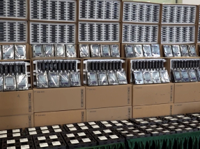 海關搗破冒牌電腦硬碟及記憶卡包裝中心及倉庫　42歲男子被捕