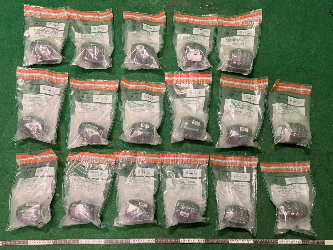 圖中是首宗案件中檢獲的懷疑氯胺酮。（政府新聞處）