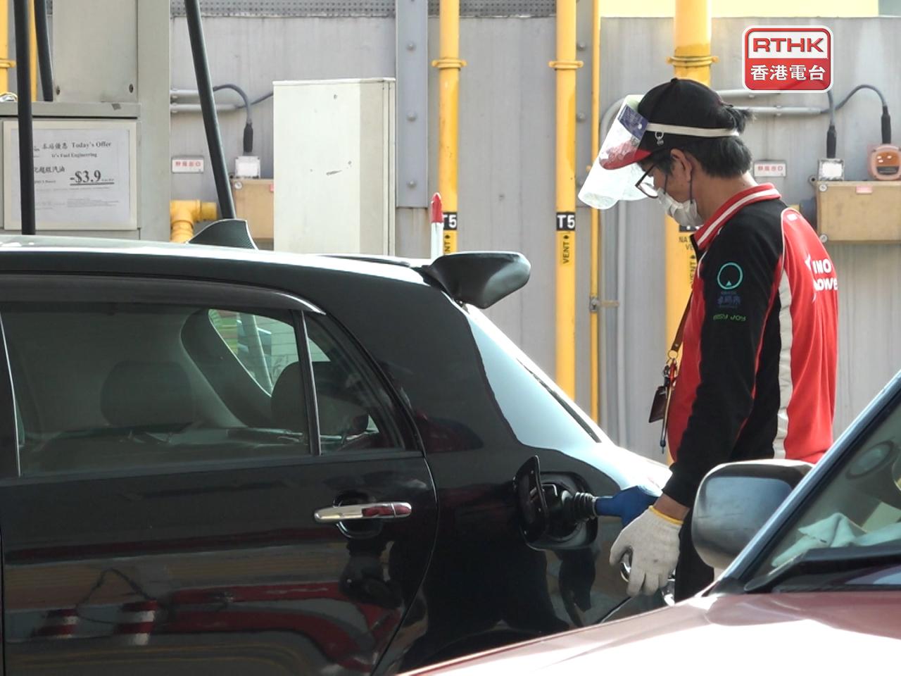 Environment Secretary Tse Chin-wan says the updates will allow people to tell when prices have risen quickly but come down slowly. File photo: RTHK