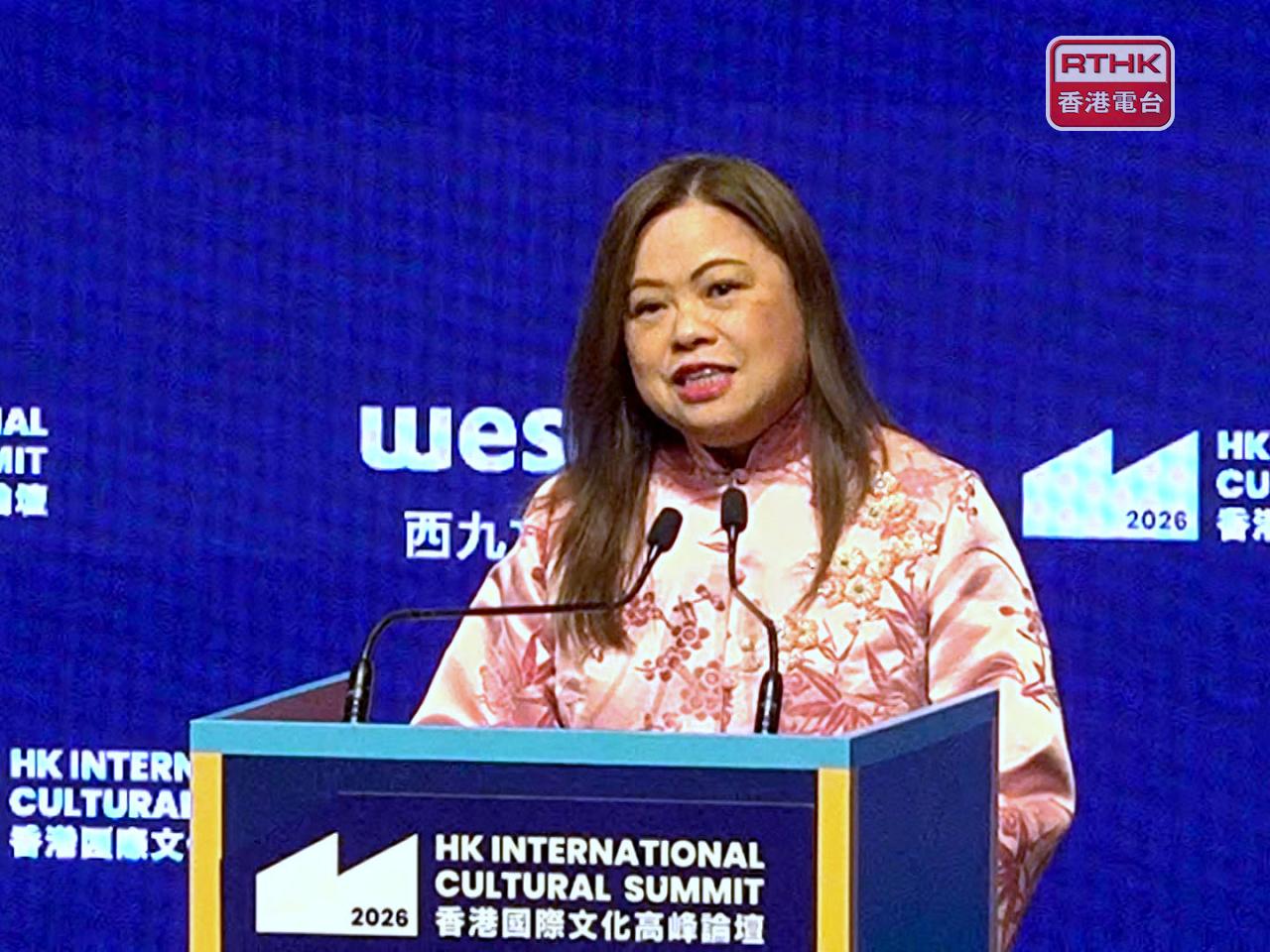 羅淑佩表示，香港在全球文化互聯互通的優勢，同時體現於作為領先的藝術品交易中心的地位。（郭志強攝）