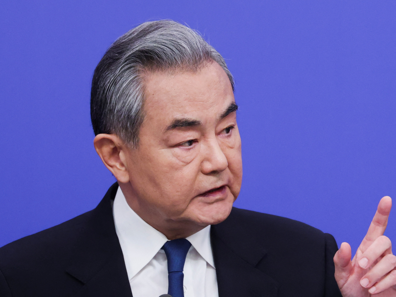 王毅表示，伊朗局勢外溢影響擴大，戰事延續只會造成更多損傷。（路透社資料圖片）